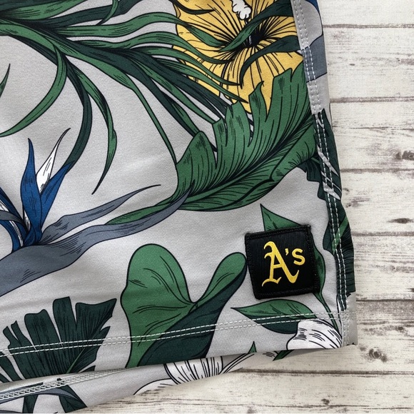 New size 34 - Picture 2 of 6